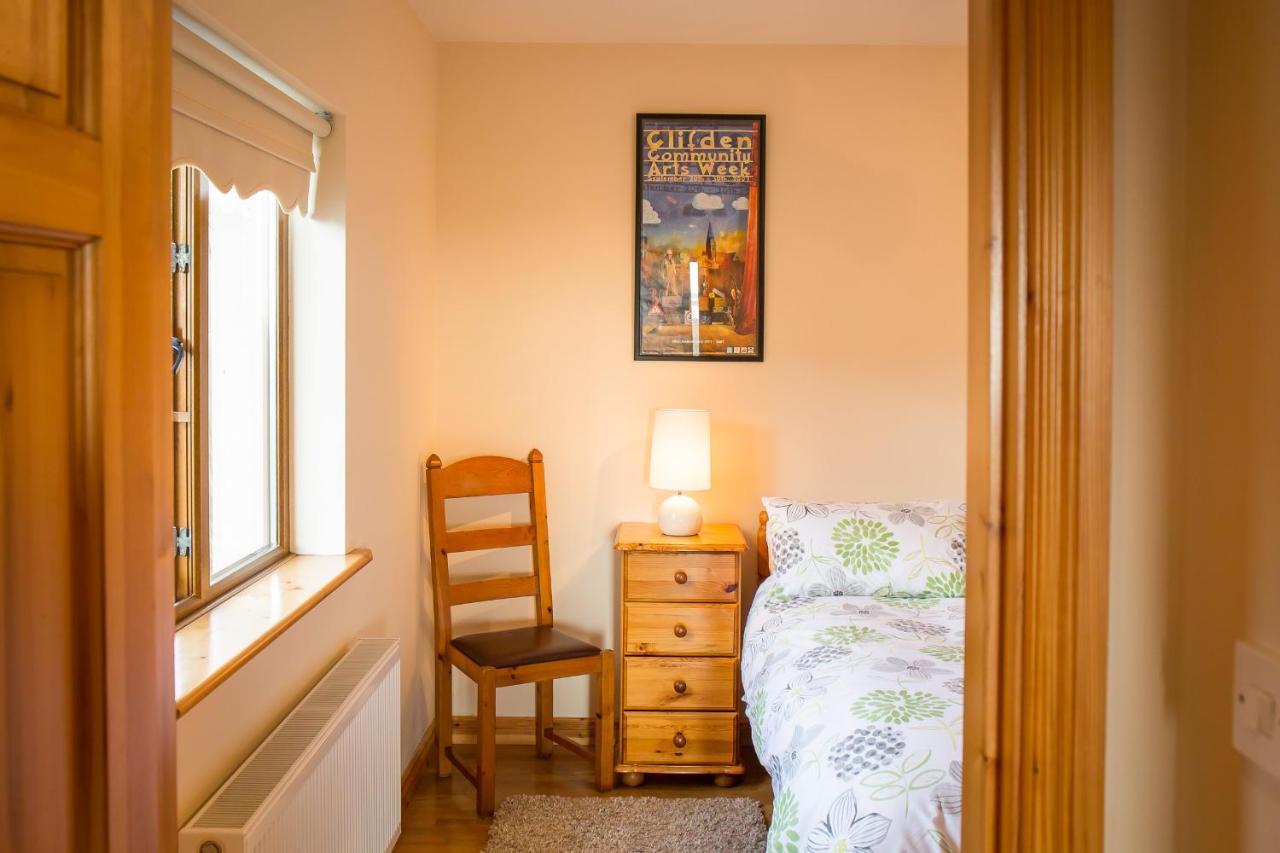 Ocean View Cleggan Apartment ภายนอก รูปภาพ